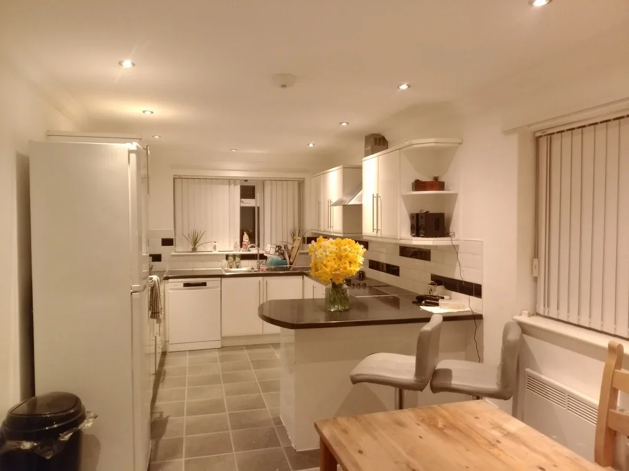 Room Elmes Drive in Southampton