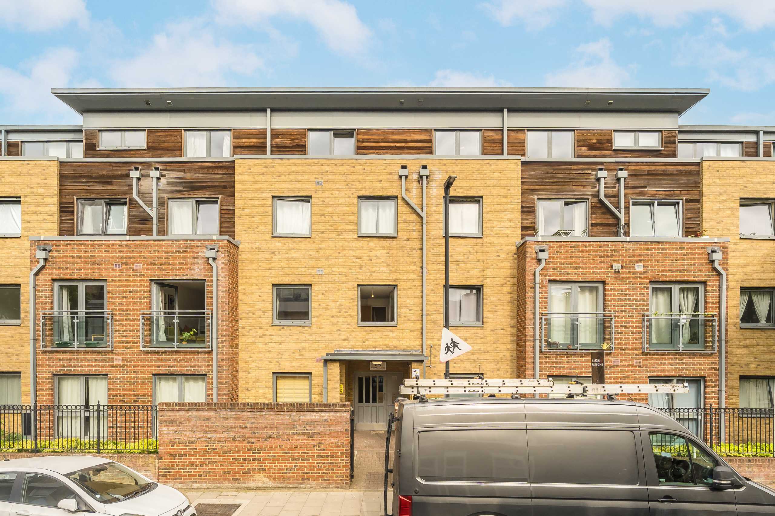 Flat Effra Parade in Greater London