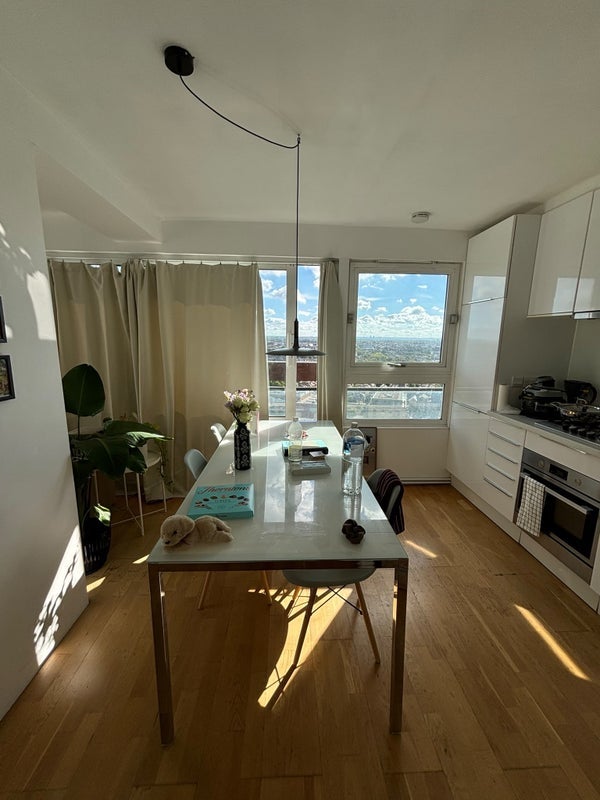 Room Sunbury Lane in Greater London