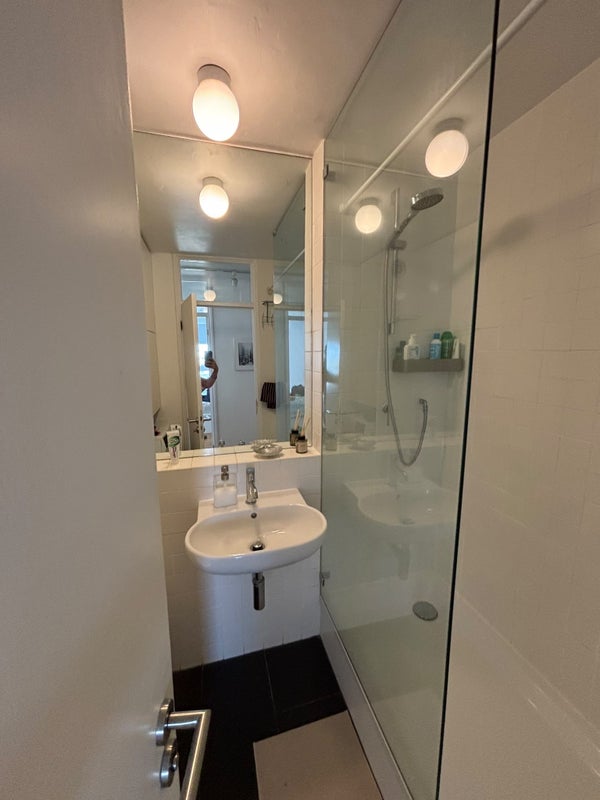 Room Sunbury Lane in Greater London