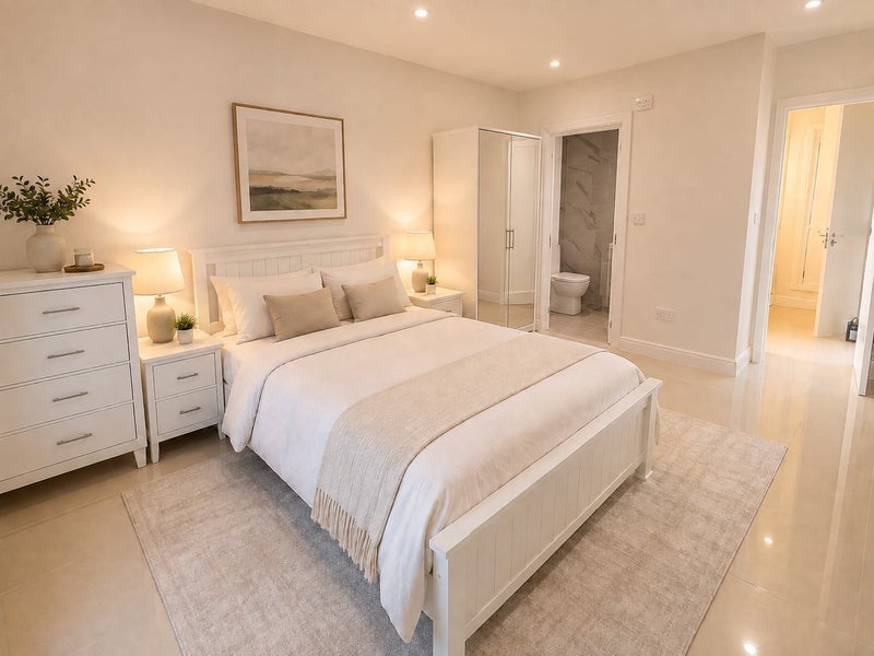 Flat Adelaide Avenue in Greater London