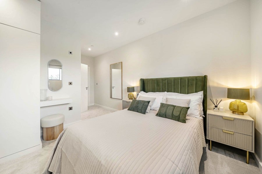 Flat Eastworth Road in Borough of Runnymede