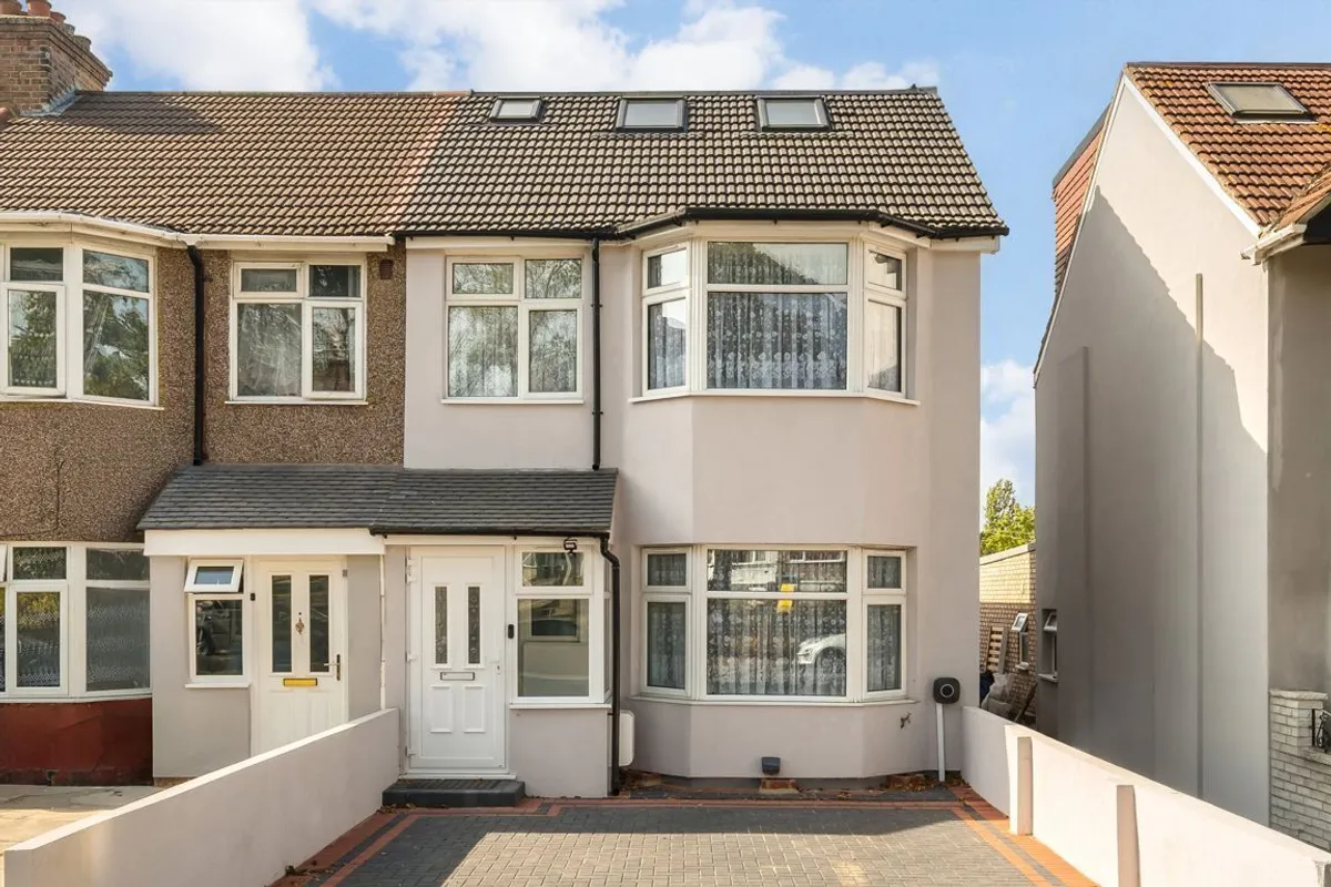 House Bridgewater Road in Greater London