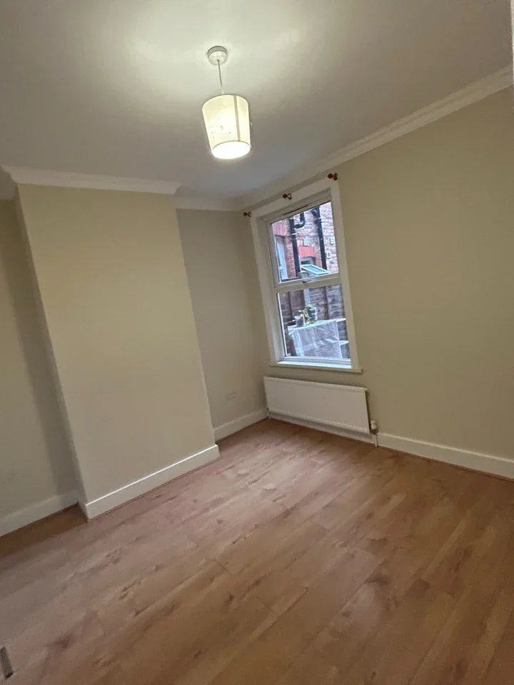 Flat Diana Road in Greater London