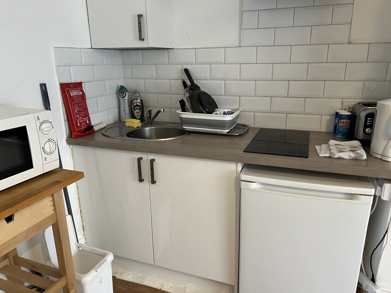 Room Baker Street in Elmbridge