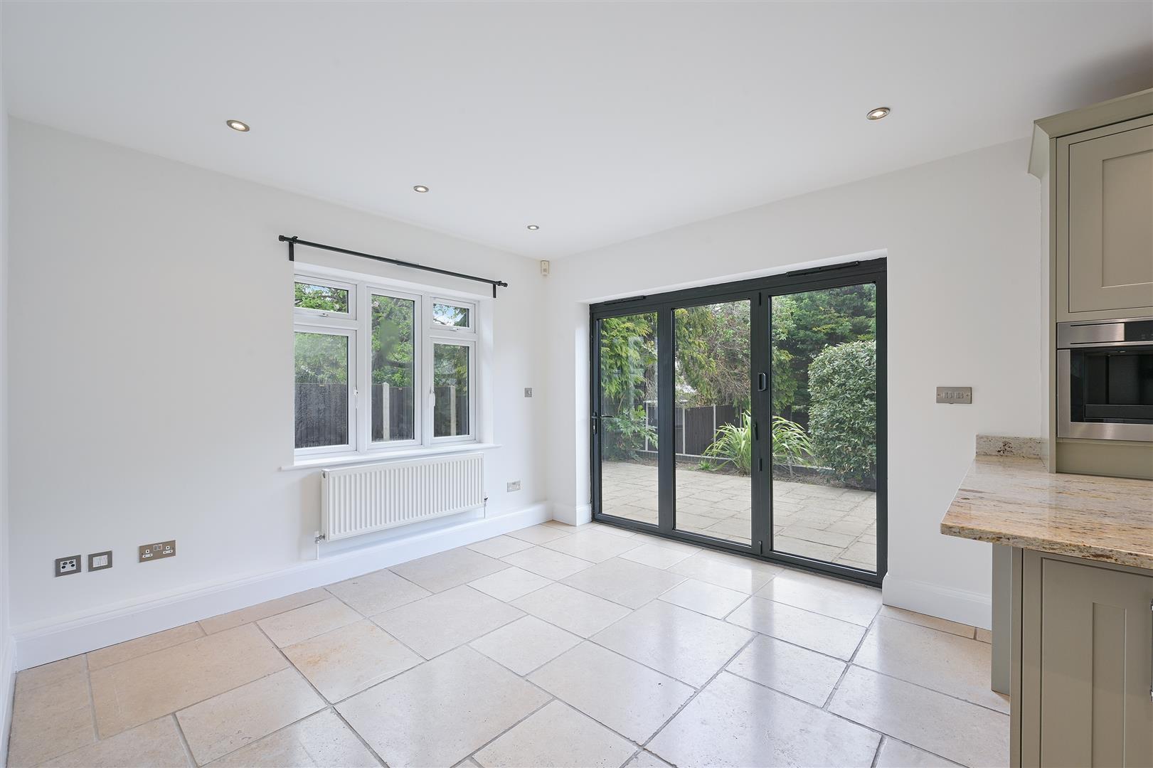 House Longdown Lane North in Epsom and Ewell