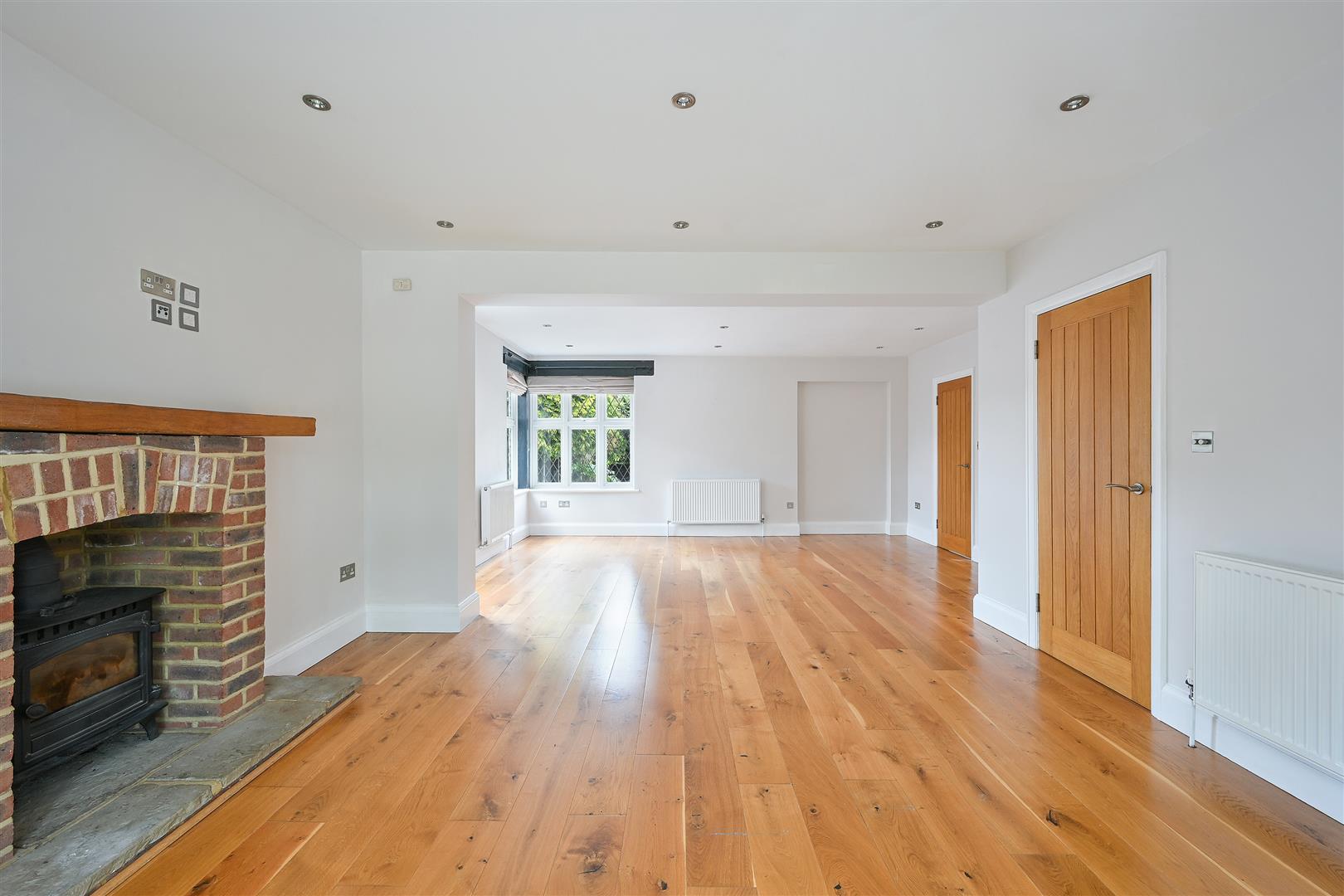 House Longdown Lane North in Epsom and Ewell