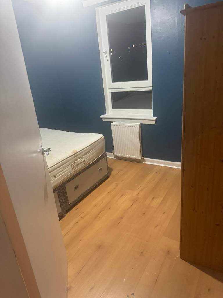 Flat Loganlea Drive in City of Edinburgh