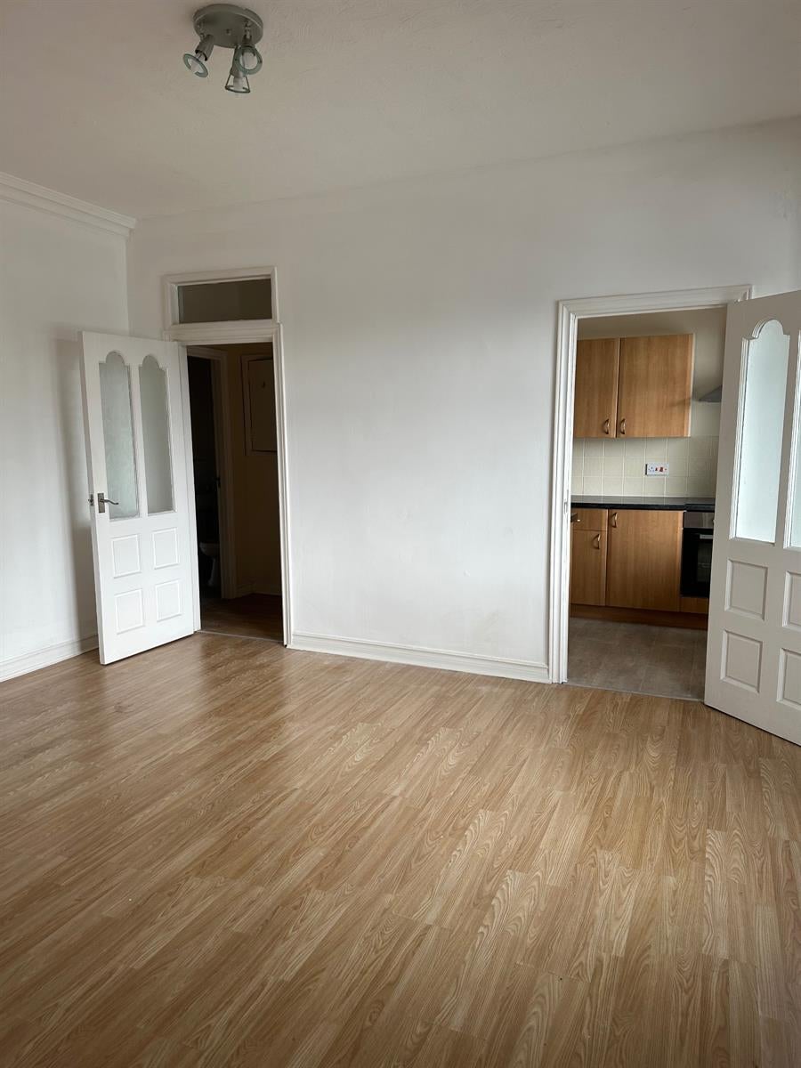 Flat Anlaby Road in Hull