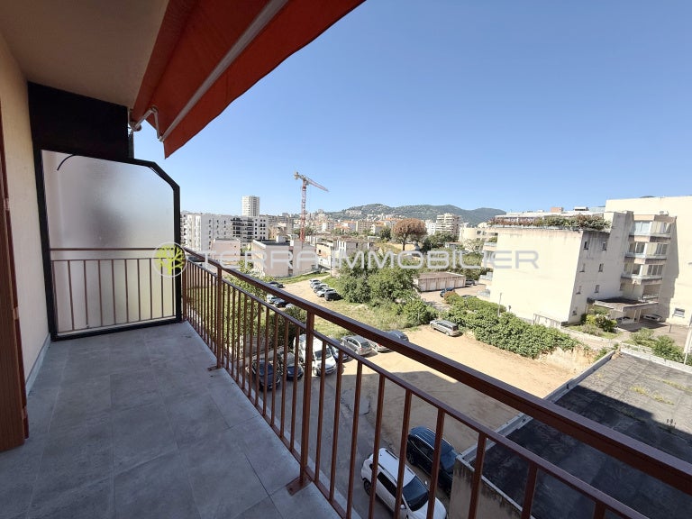 Flat Avenue du Maréchal Juin in Ajaccio
