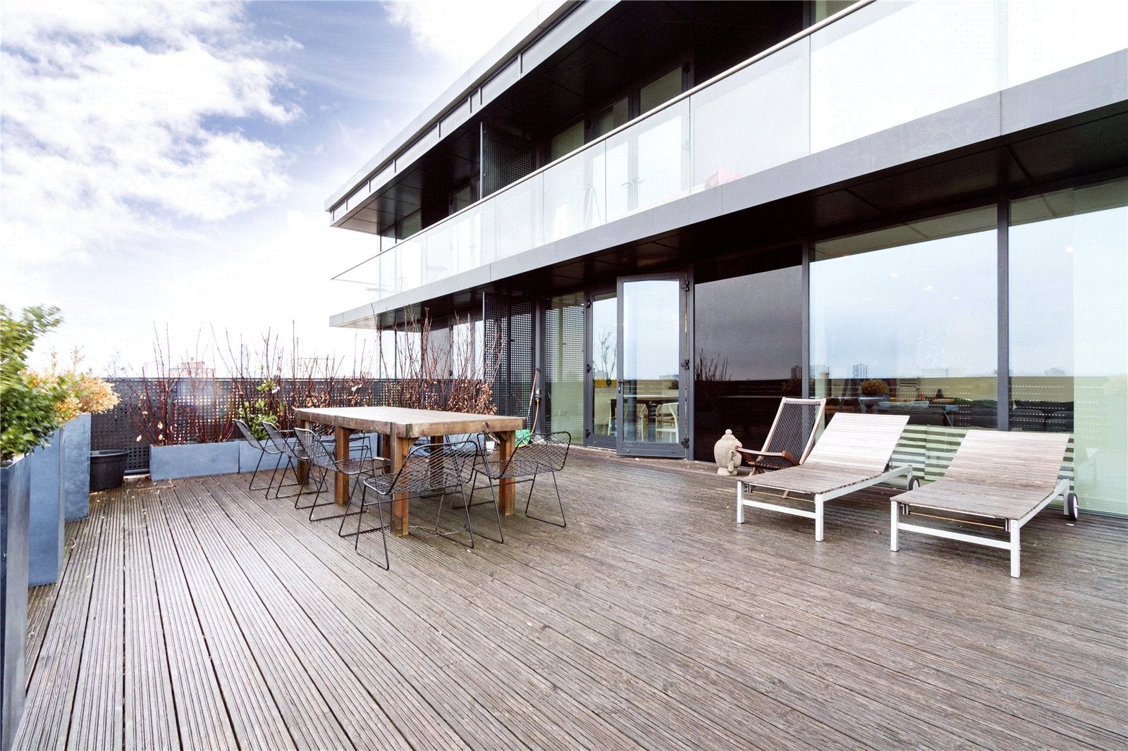 Flat Amelia Street in Greater London
