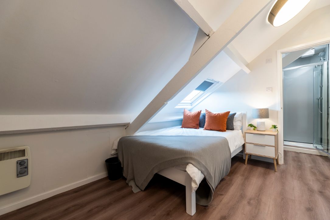 Room Trewhitt Road in Newcastle upon Tyne