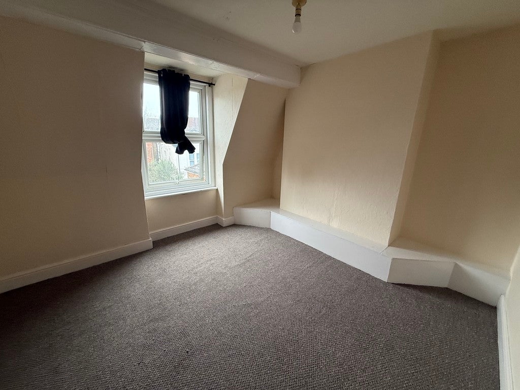 Room Wharncliffe Road in Bournemouth
