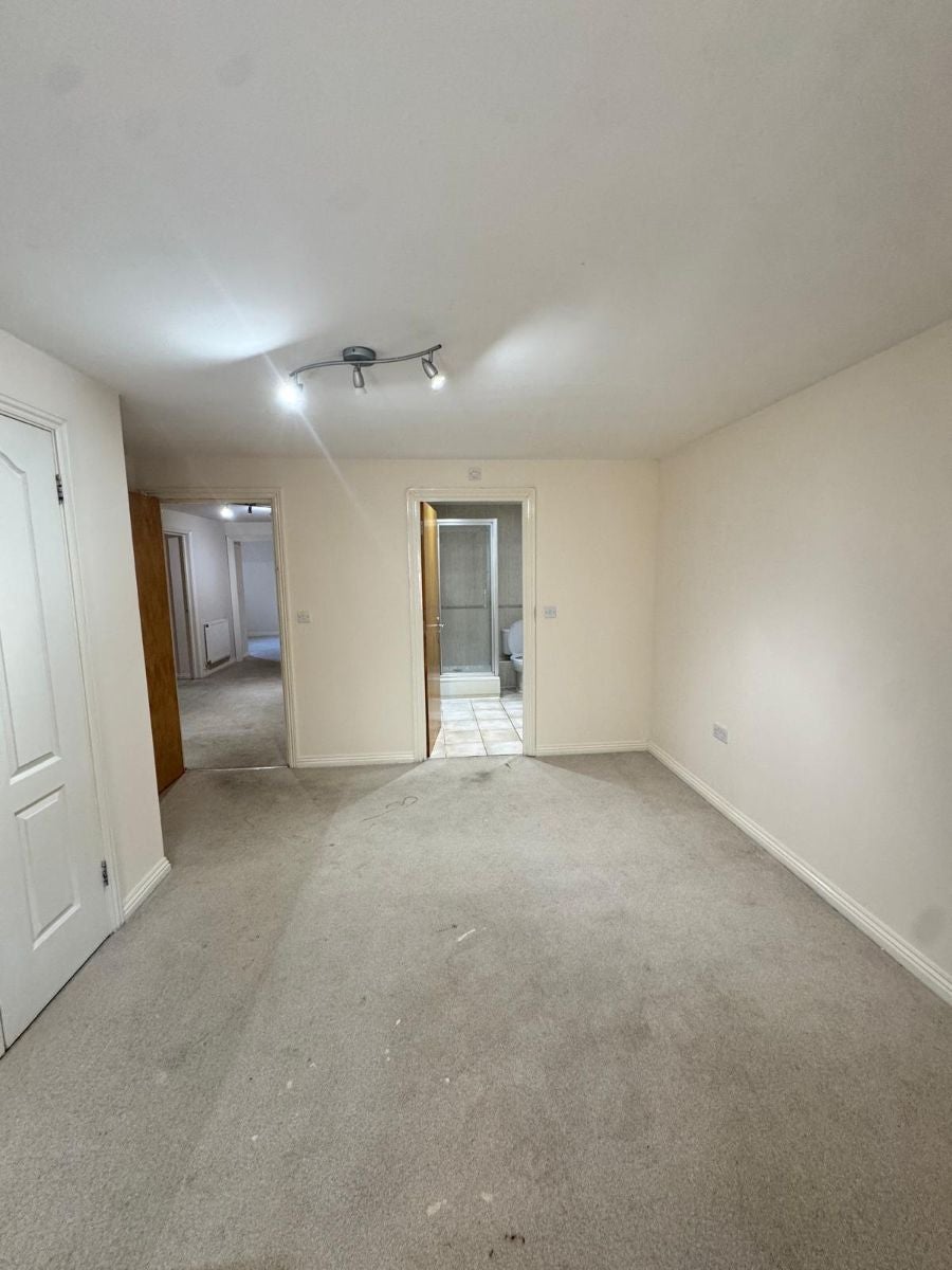 Flat Chambers Walk in Greater London