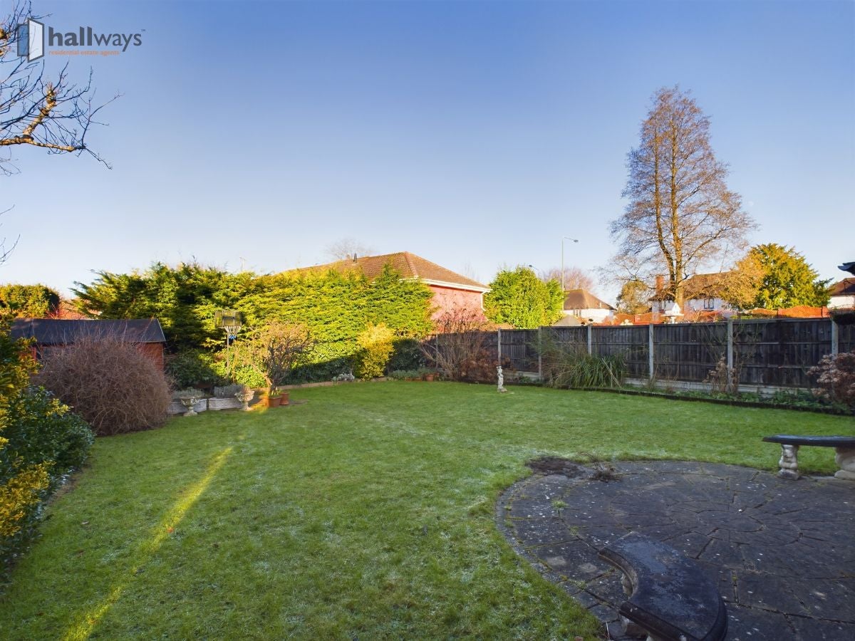 House Northey Avenue in Greater London
