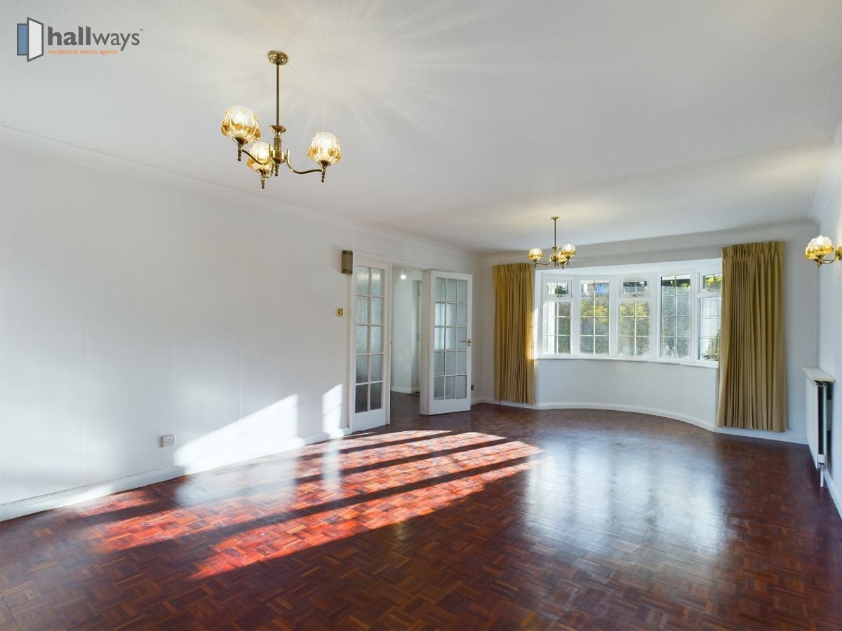 House Northey Avenue in Greater London