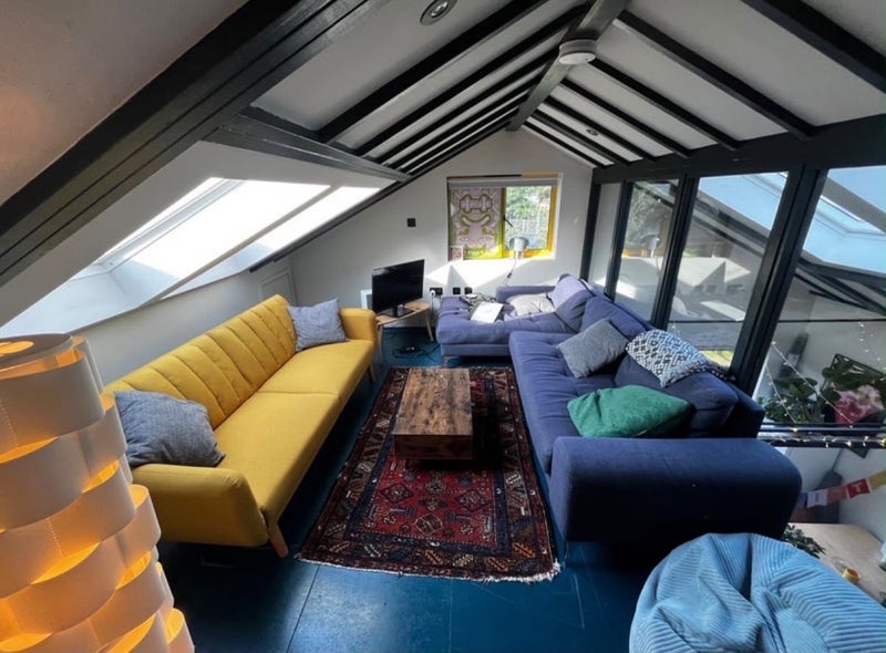 Room Overbury Road in Greater London