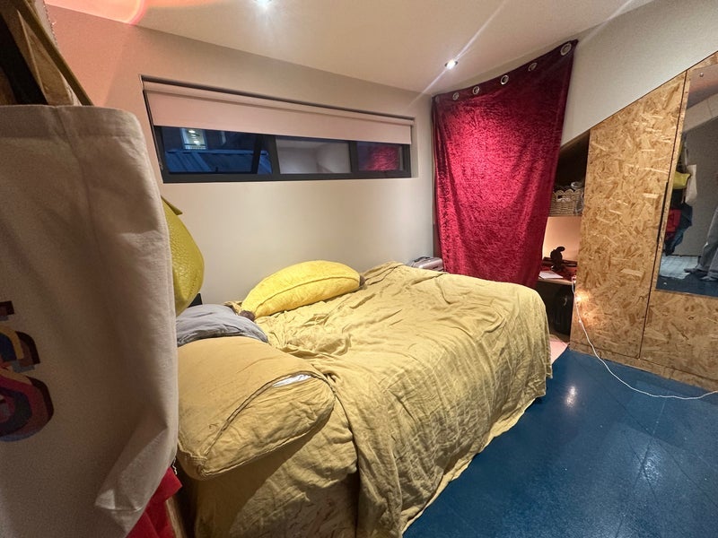 Room Overbury Road in Greater London