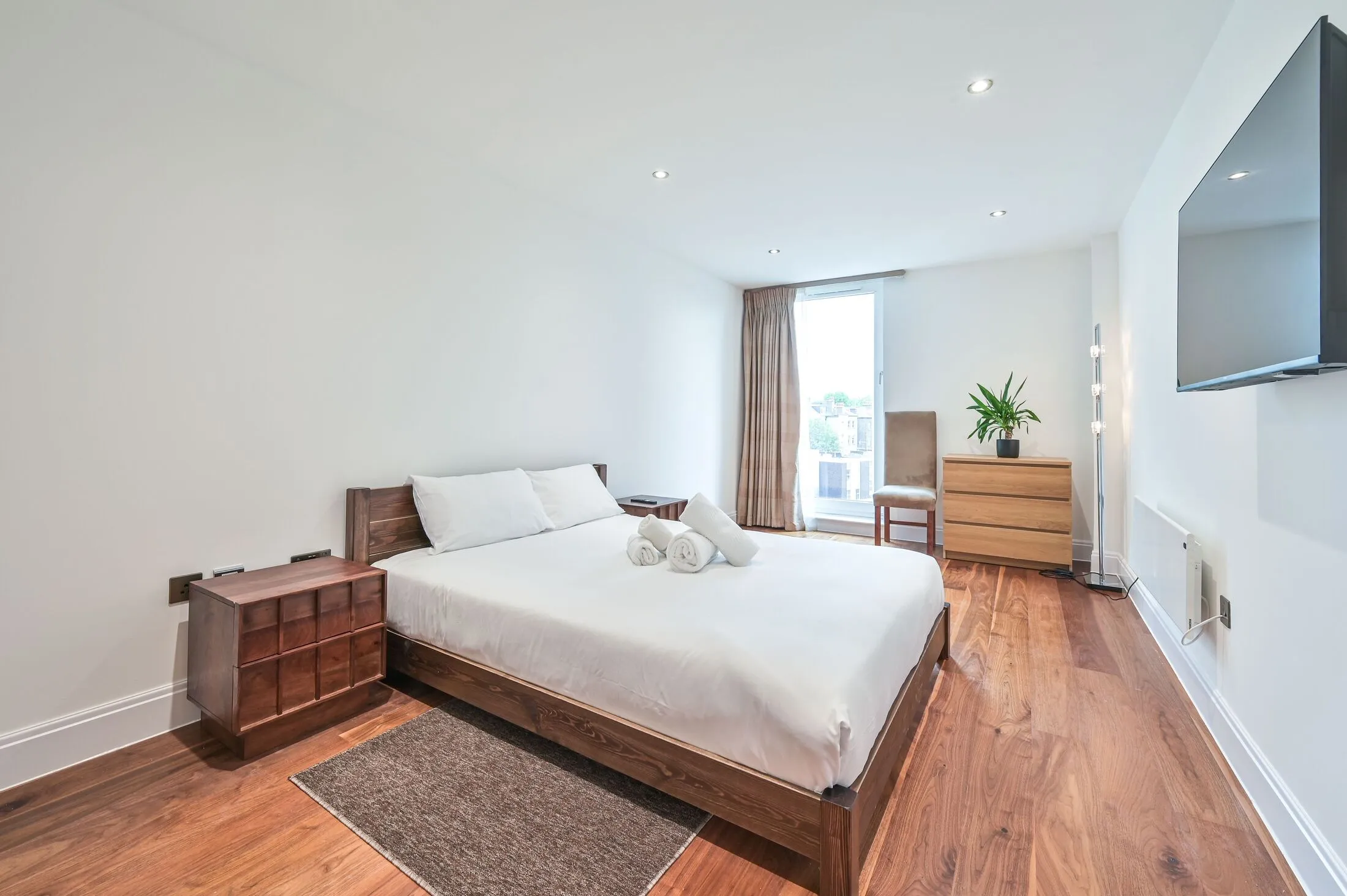Flat Winchester Mews in Greater London