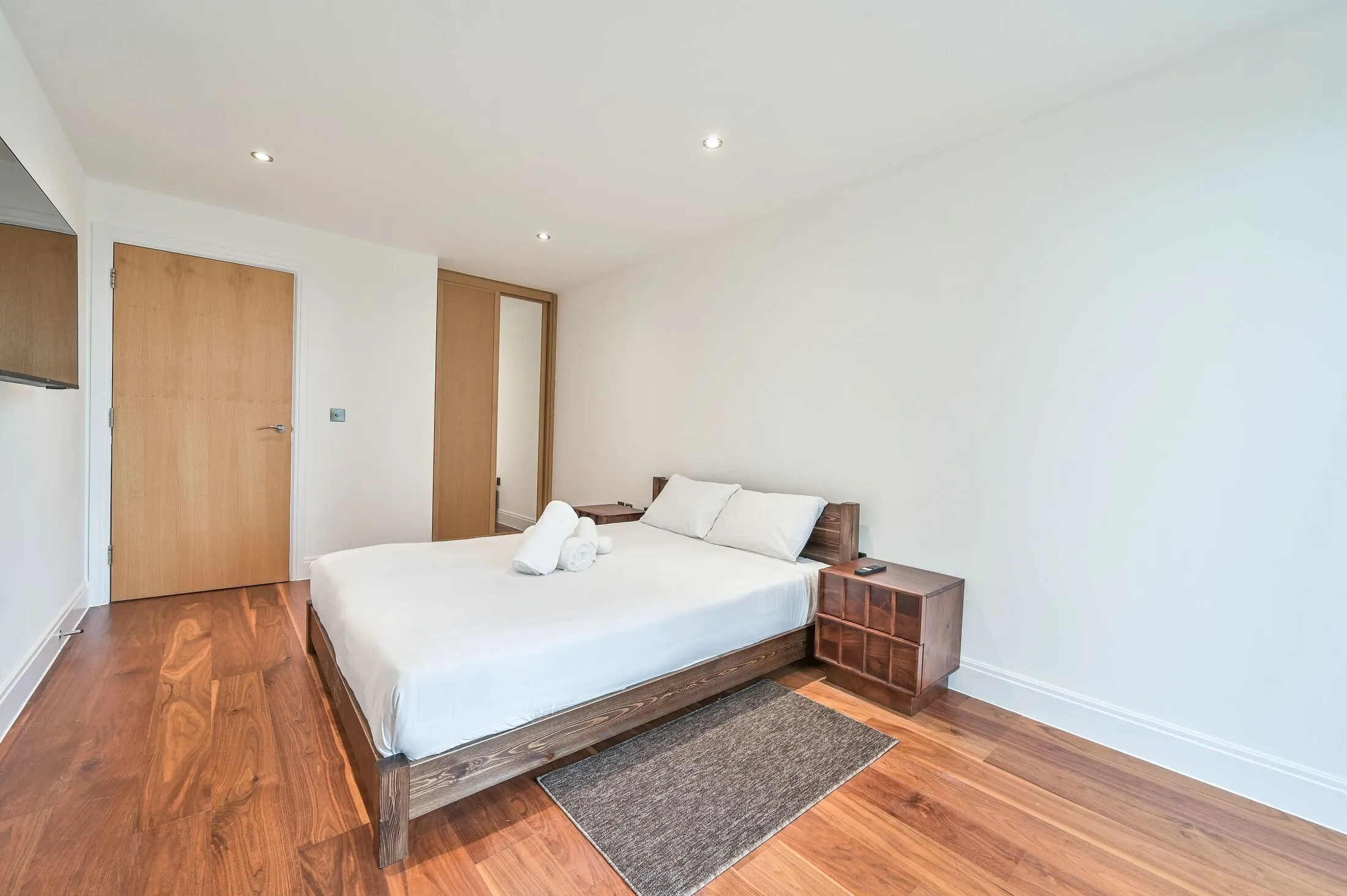 Flat Winchester Mews in Greater London