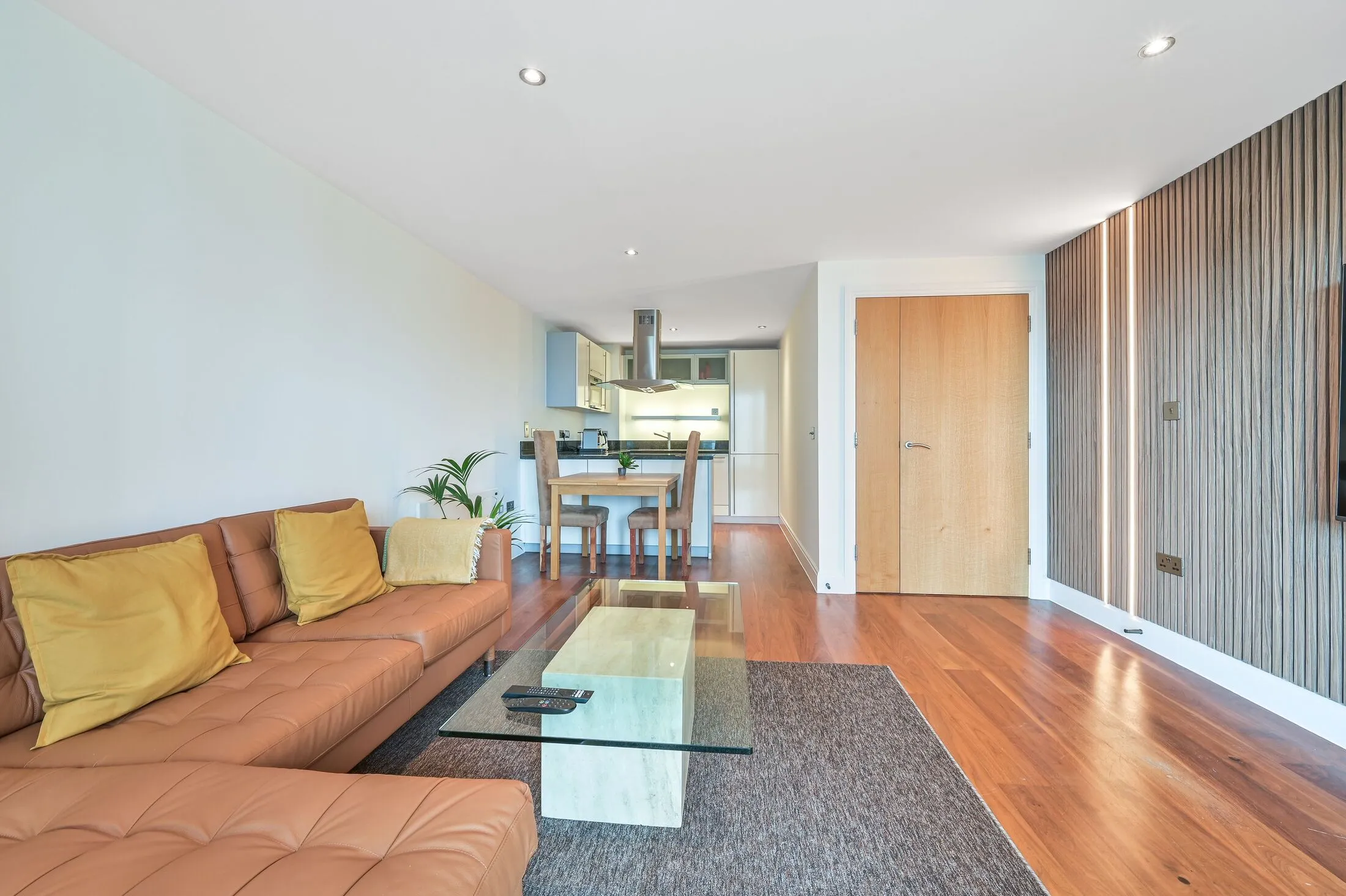 Flat Winchester Mews in Greater London