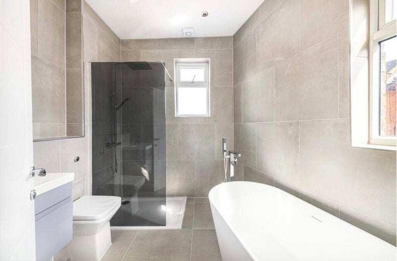 Room Rainville Road in Greater London