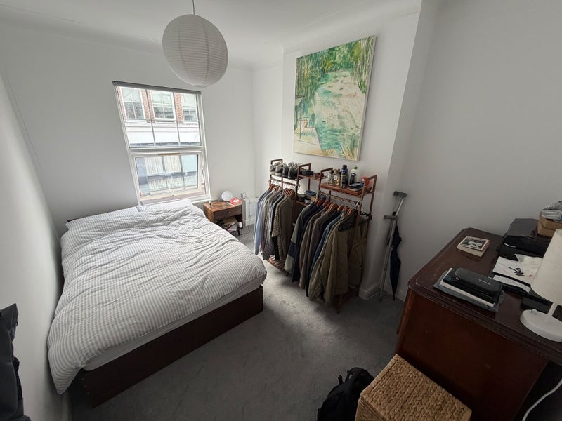 Room Rainville Road in Greater London