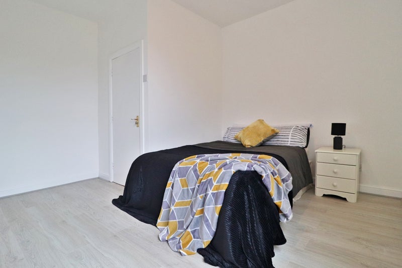 Room Chaucer Road in Bedford
