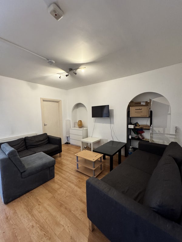 Room Lilac Street in Greater London