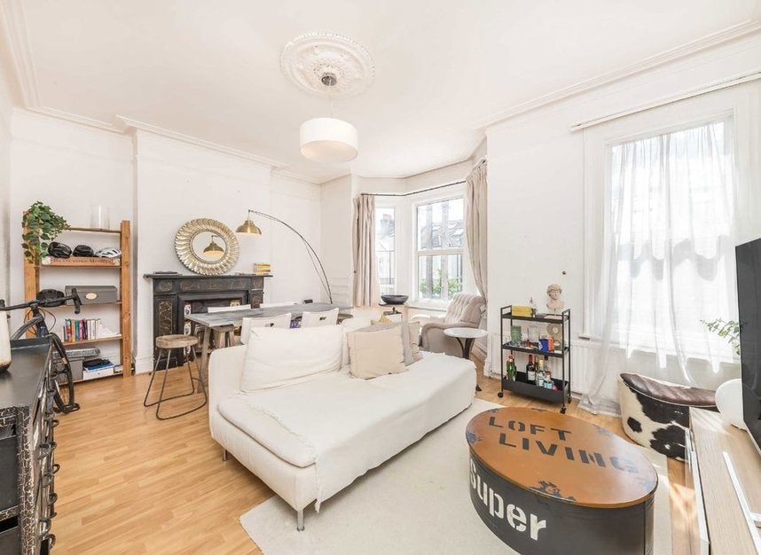 Flat Kyrle Road in Greater London