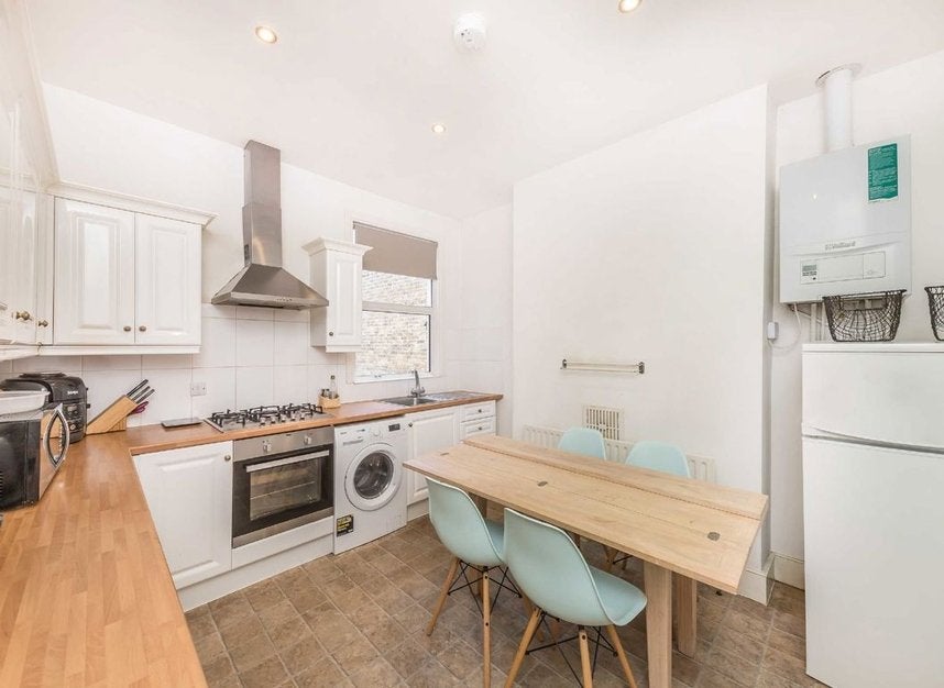 Flat Kyrle Road in Greater London