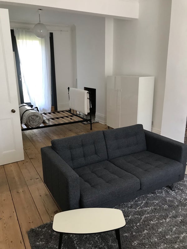 Room King's Road in Greater London