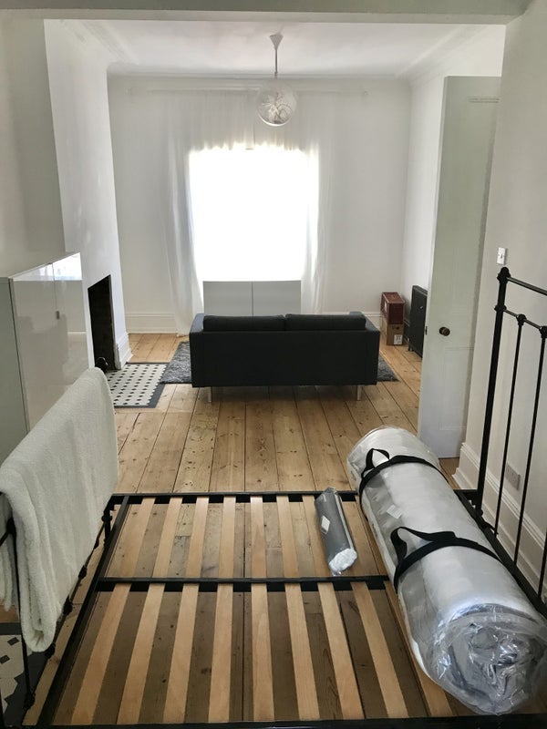 Room King's Road in Greater London
