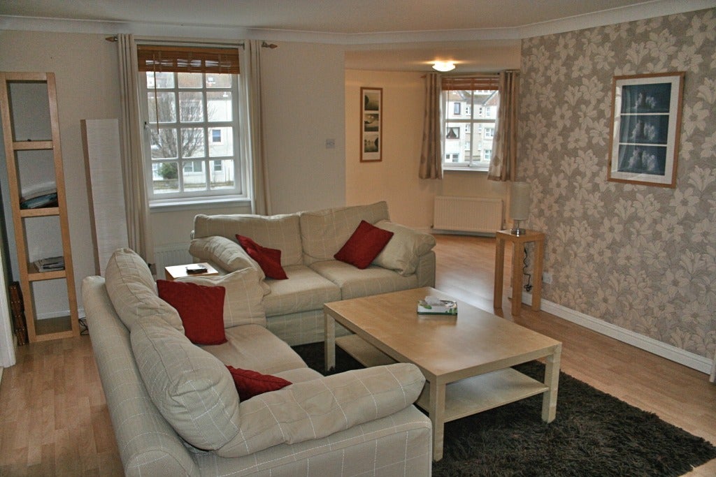 Flat Newhaven Place in Edinburgh