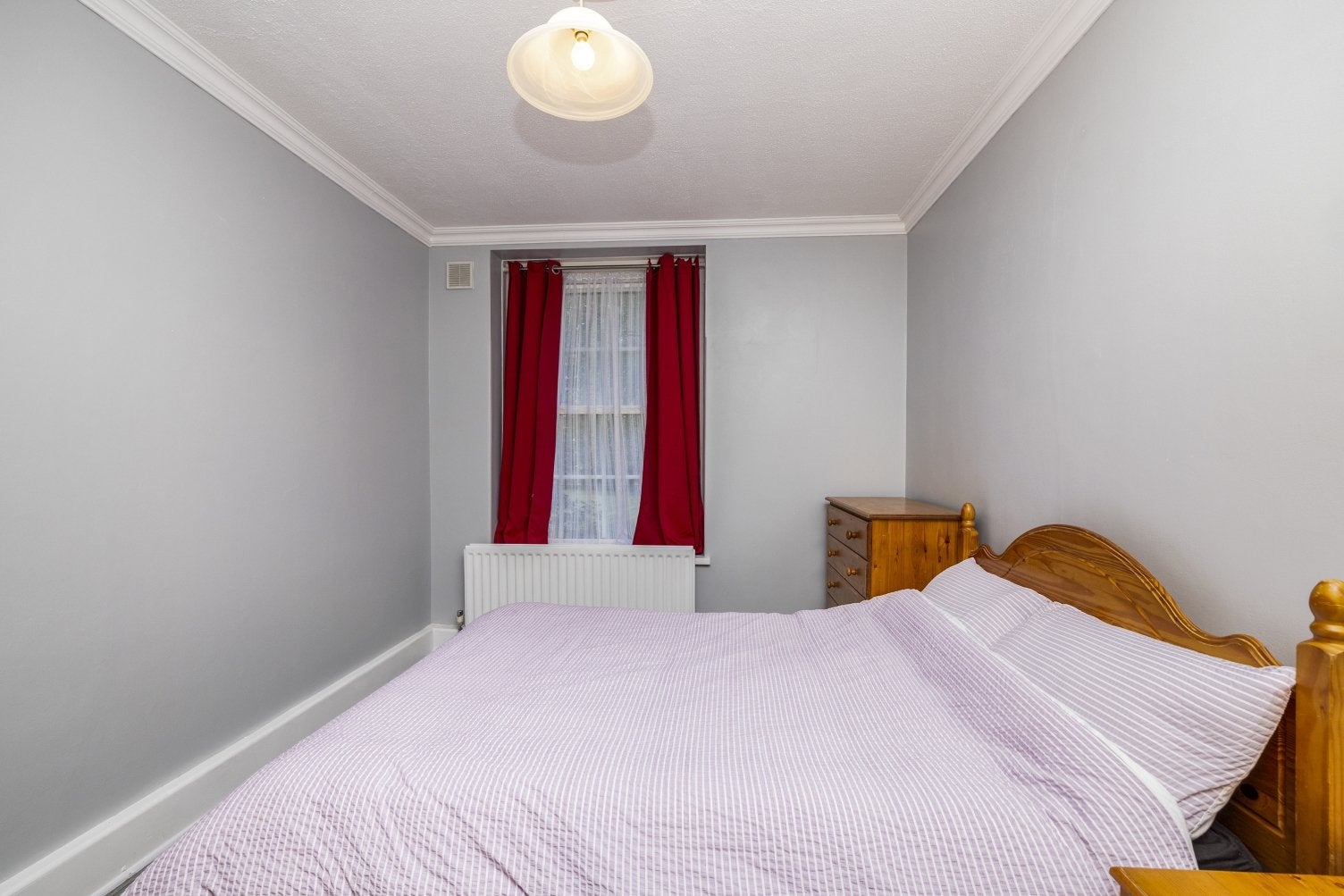 Flat Union Road in Greater London