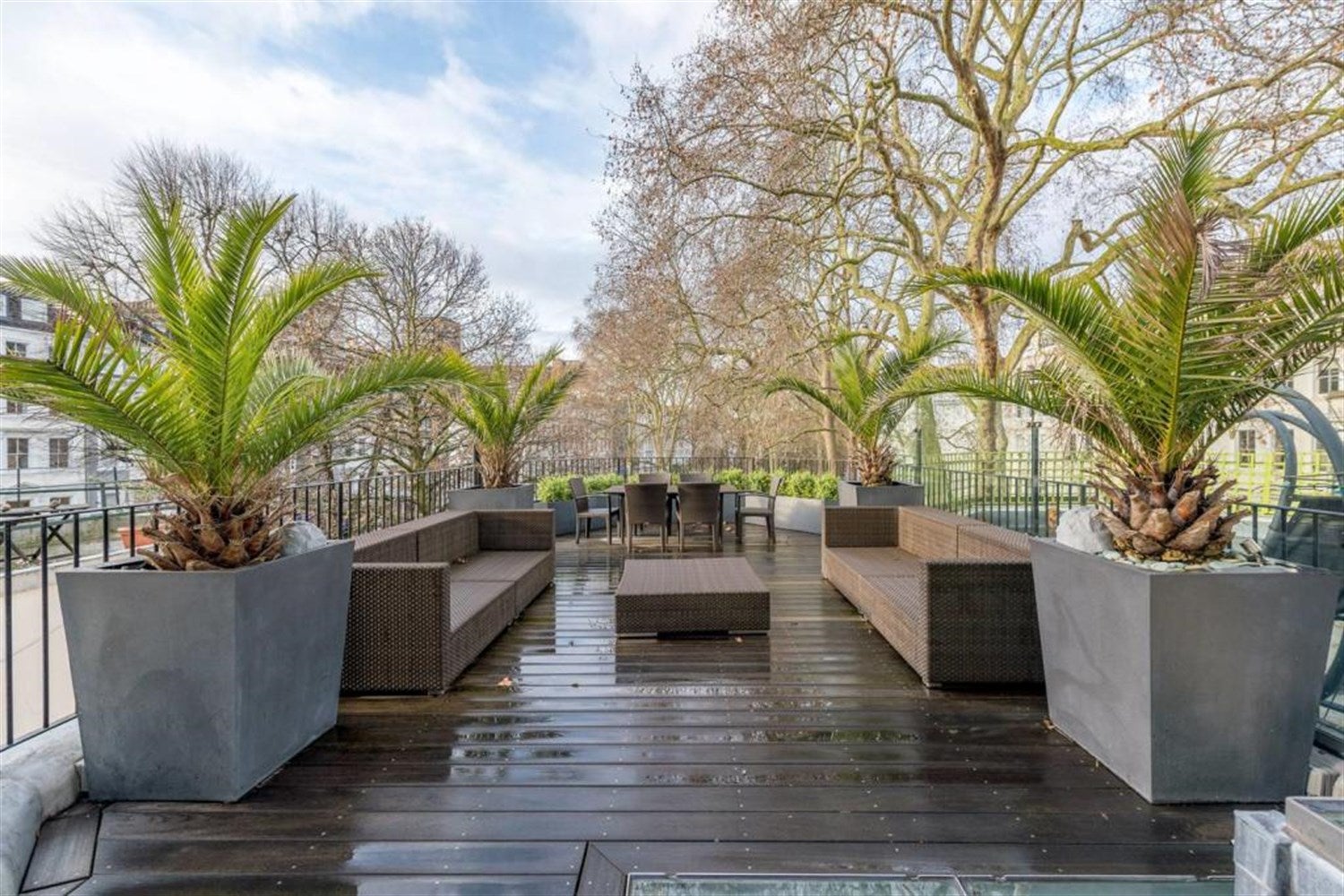 Flat Cornwall Gardens in Greater London