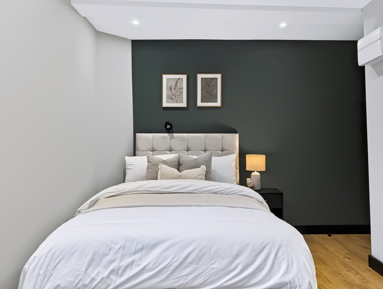 Room Stoke Newington High Street in Greater London