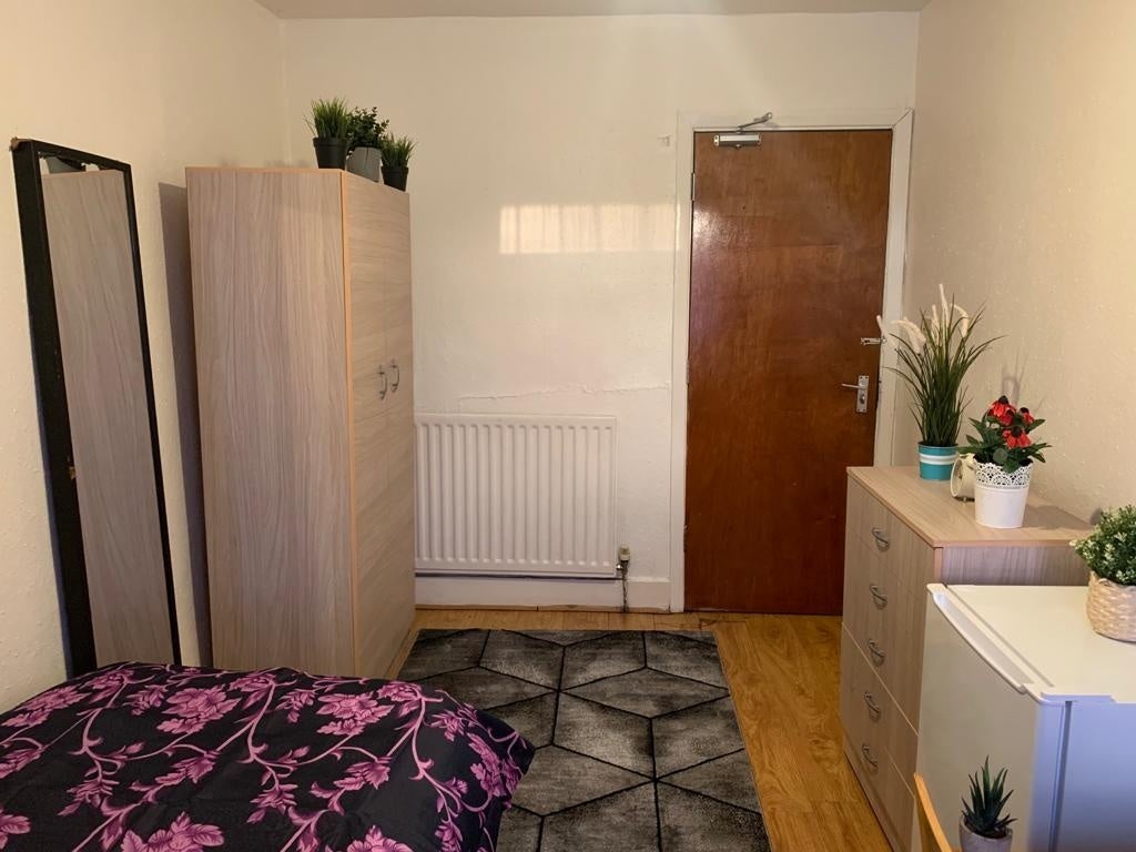 Room Hornsey Park Road in Greater London