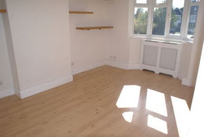 Flat West Close in London