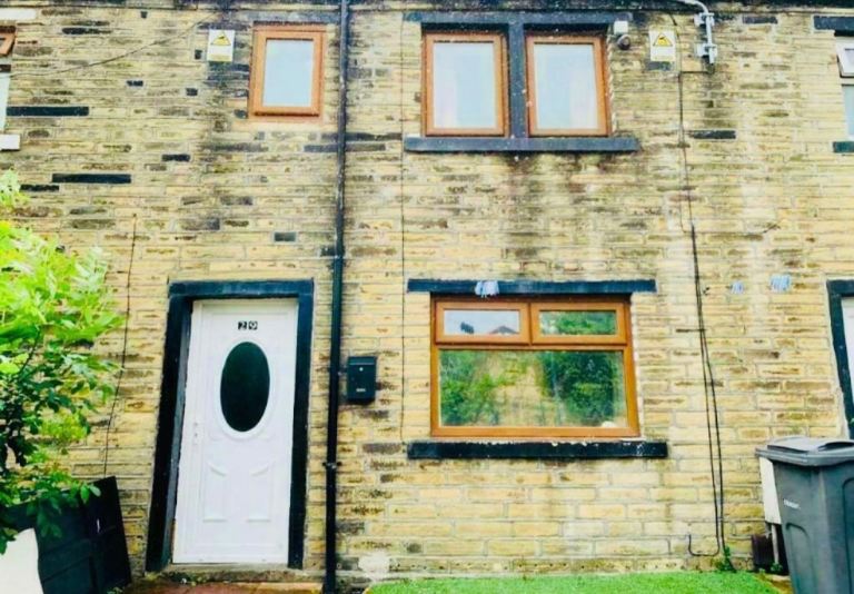 House Carlton Drive in Bradford