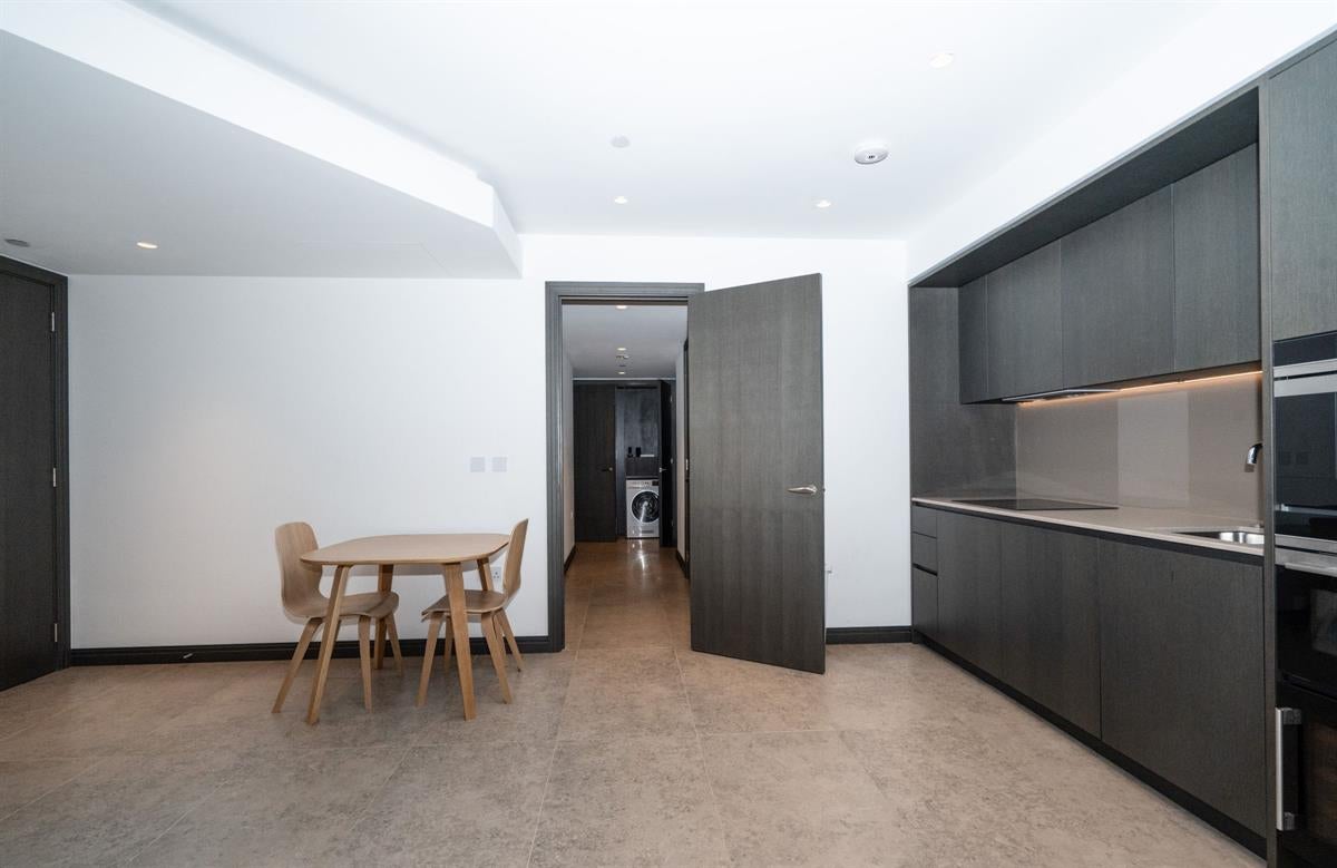 Flat Blackfriars Road in Greater London