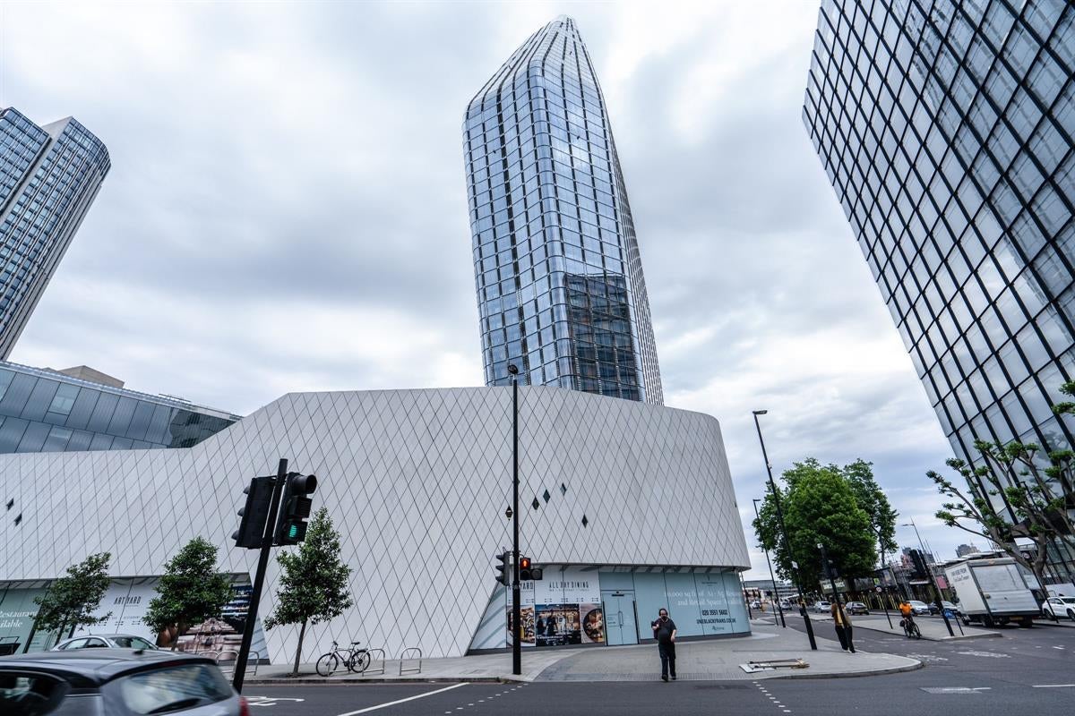 Flat Blackfriars Road in Greater London
