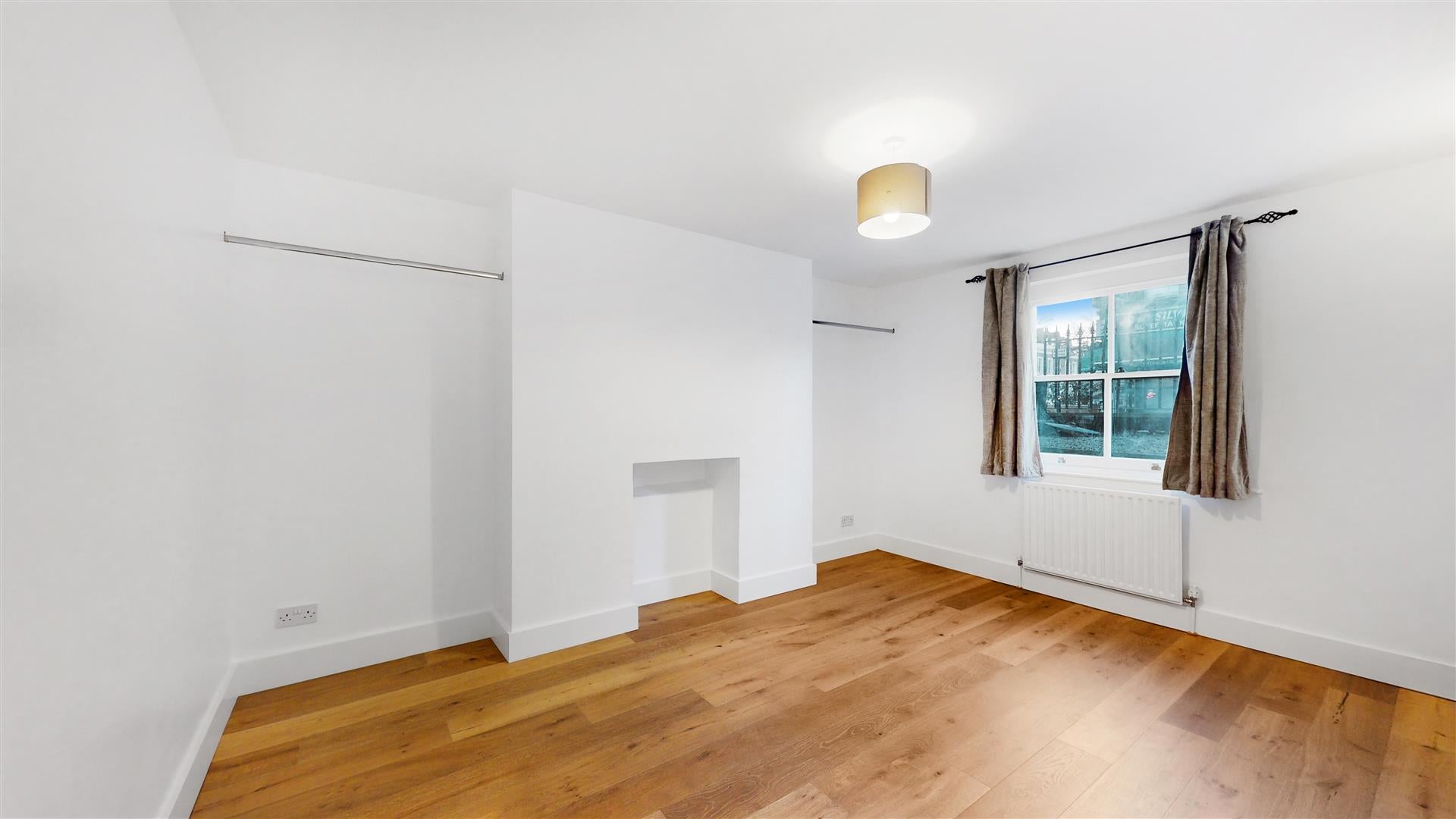 Flat New North Road in Greater London
