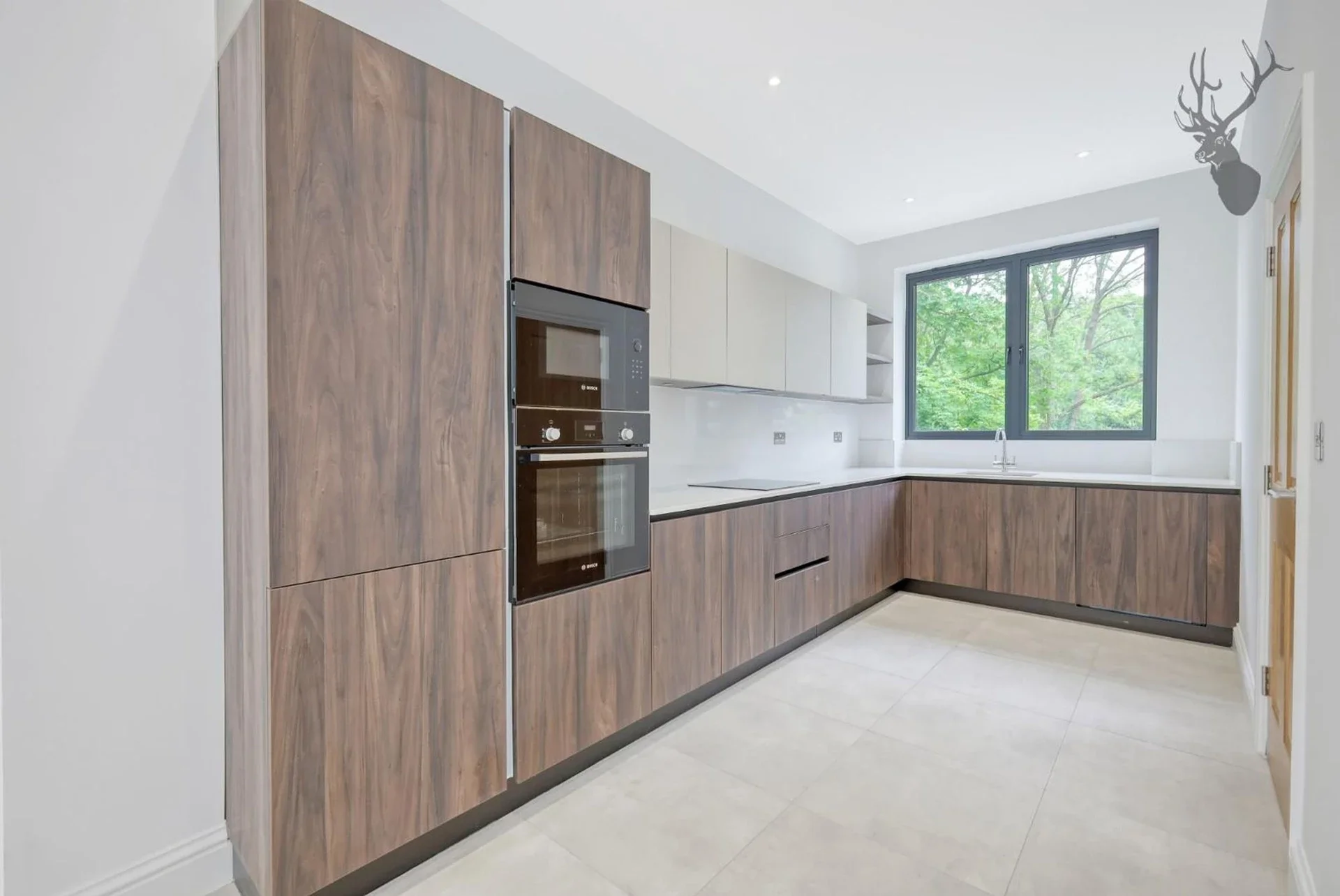 Flat Court Yard in Greater London