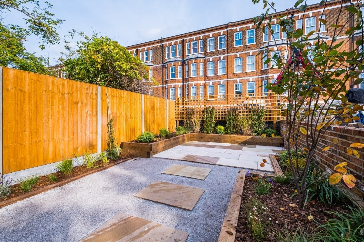 Flat Ringcroft Street in Greater London