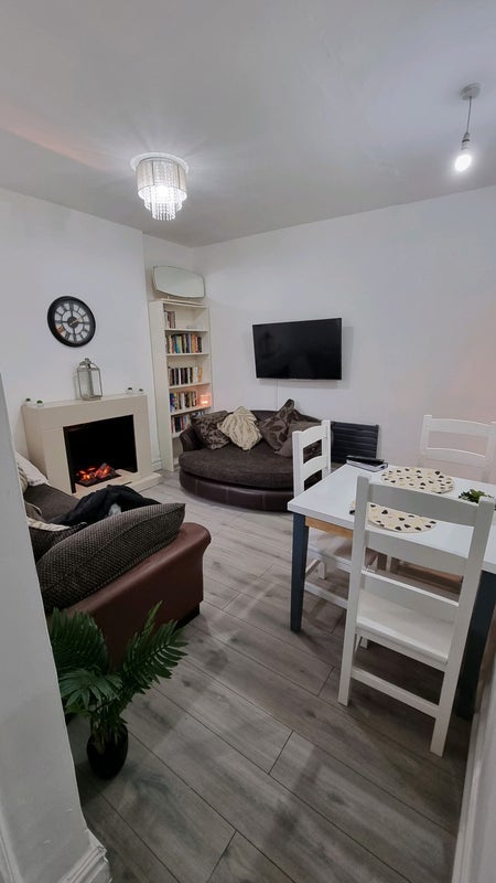 Room Penrhiw Road in Pontypridd