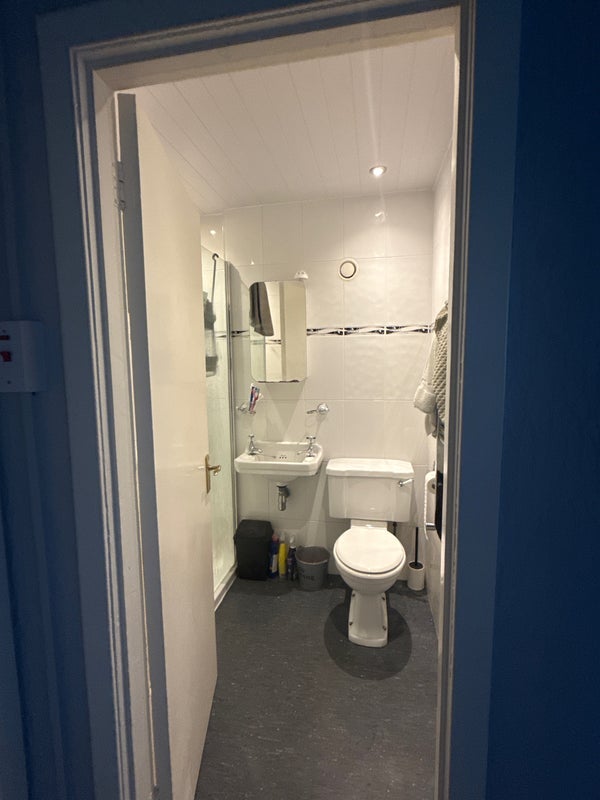 Room Firhill Street in Glasgow