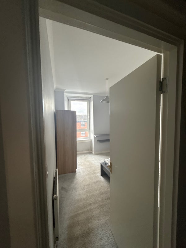 Room Firhill Street in Glasgow