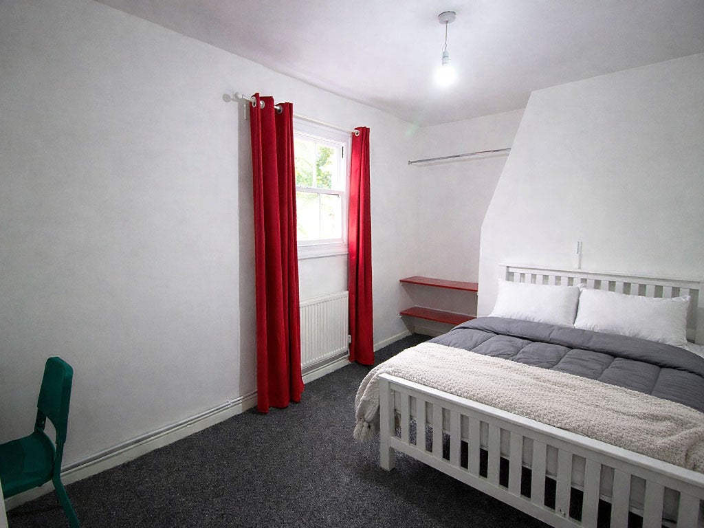 Room Mansfield Road in Nottingham