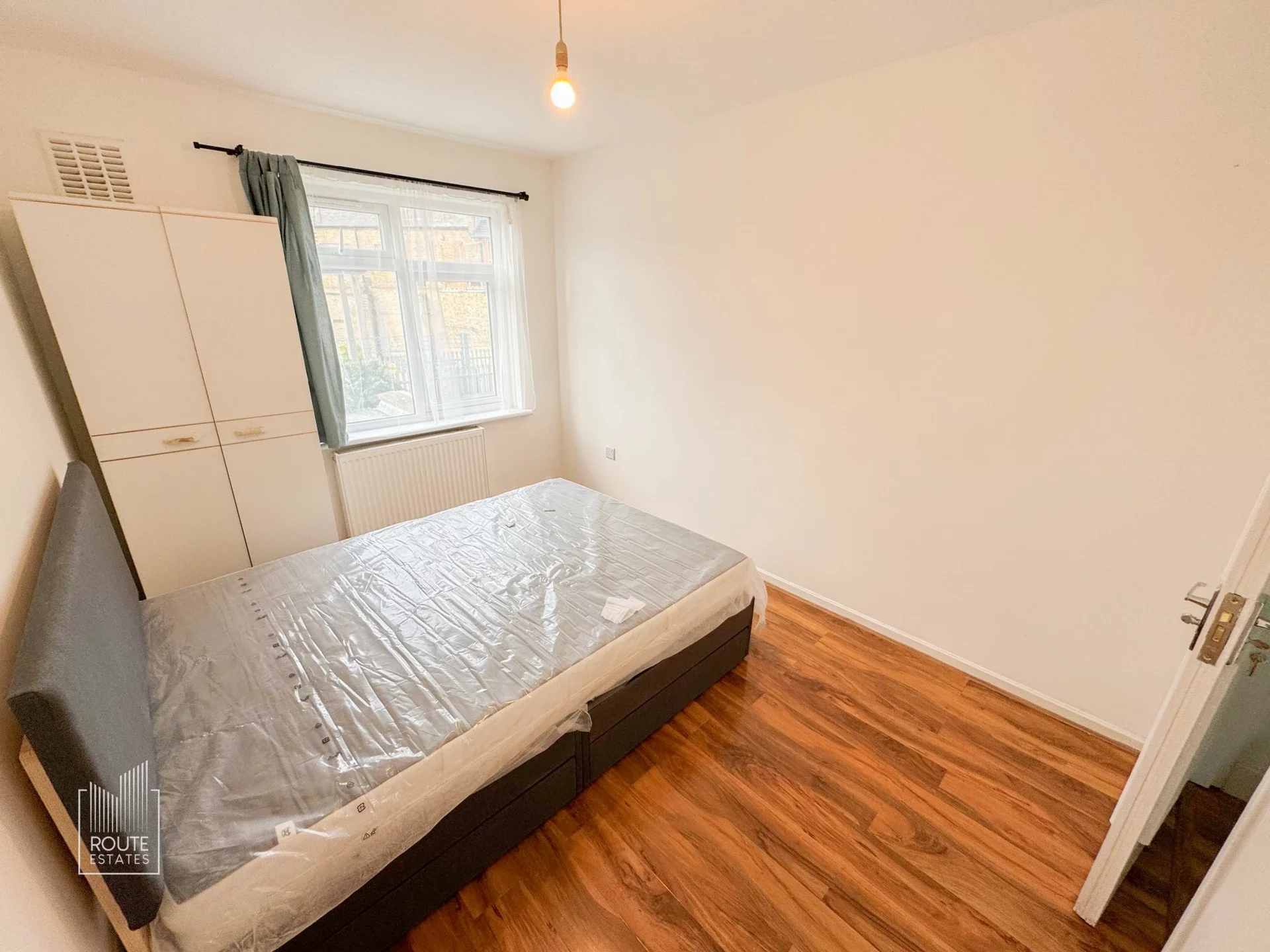 Room Wilkinson Way in Greater London